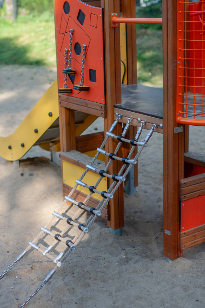 Dixie Spielturm mit Rutsche Ansicht 5