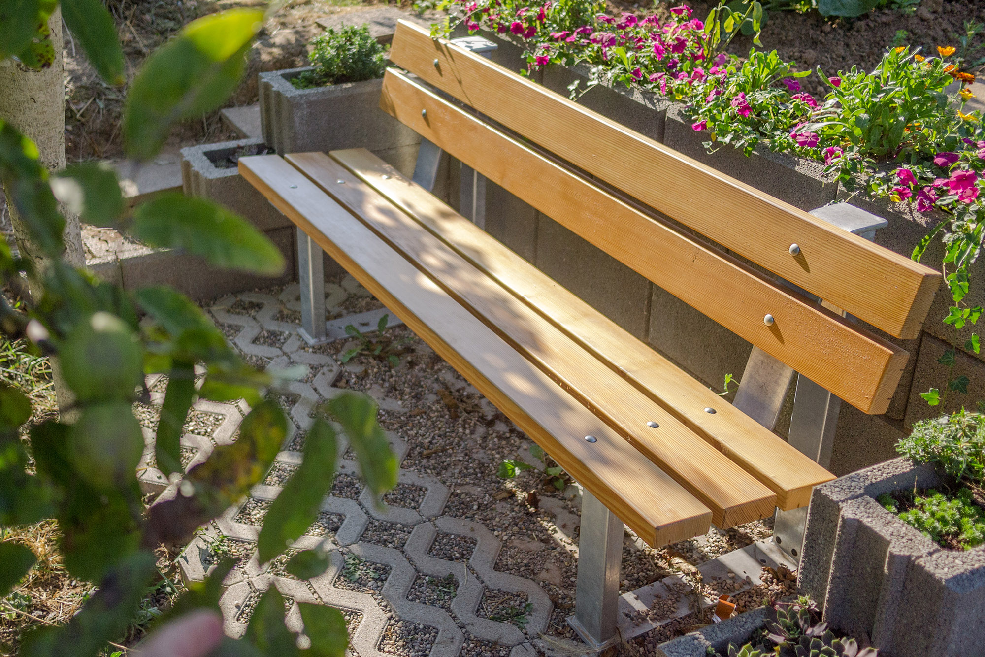 Sitzbank Speyer mit Lehne Ansicht 4