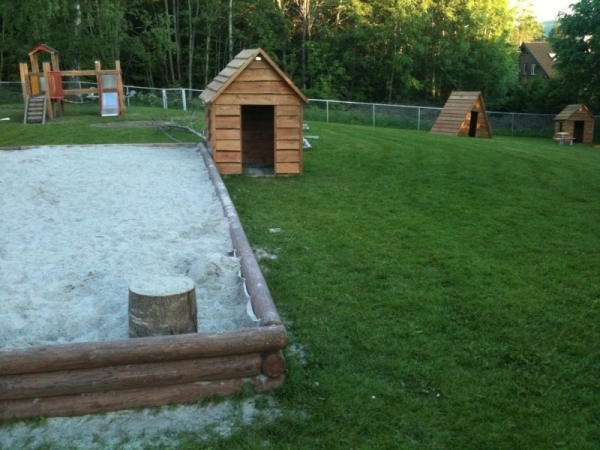 Kleines Spielhaus Ansicht 4