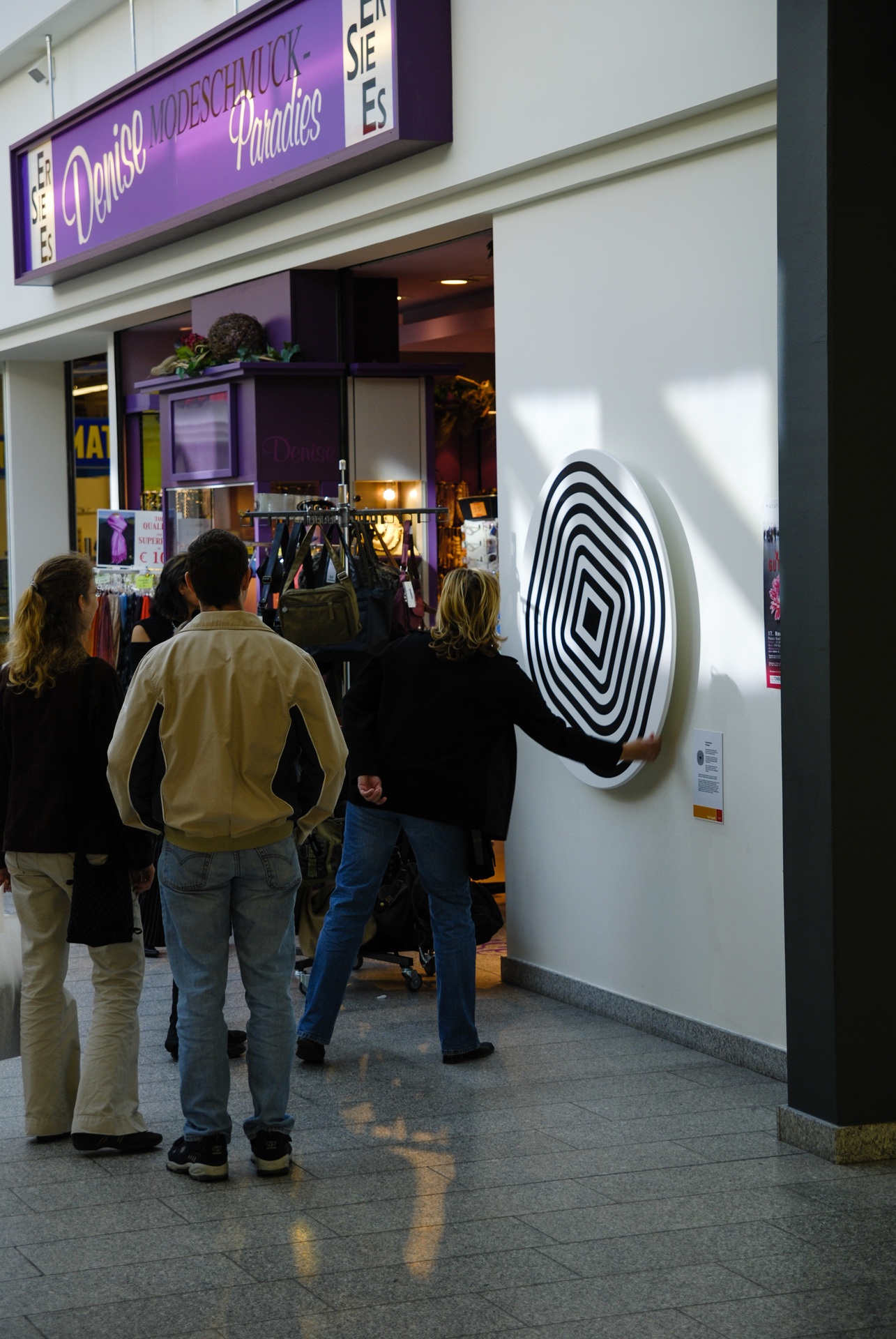Rotierende Scheibe: Pulsation – Wandgerät Ansicht 3