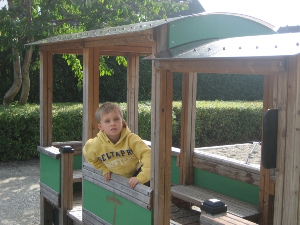 Bus Spielhaus Ansicht 6