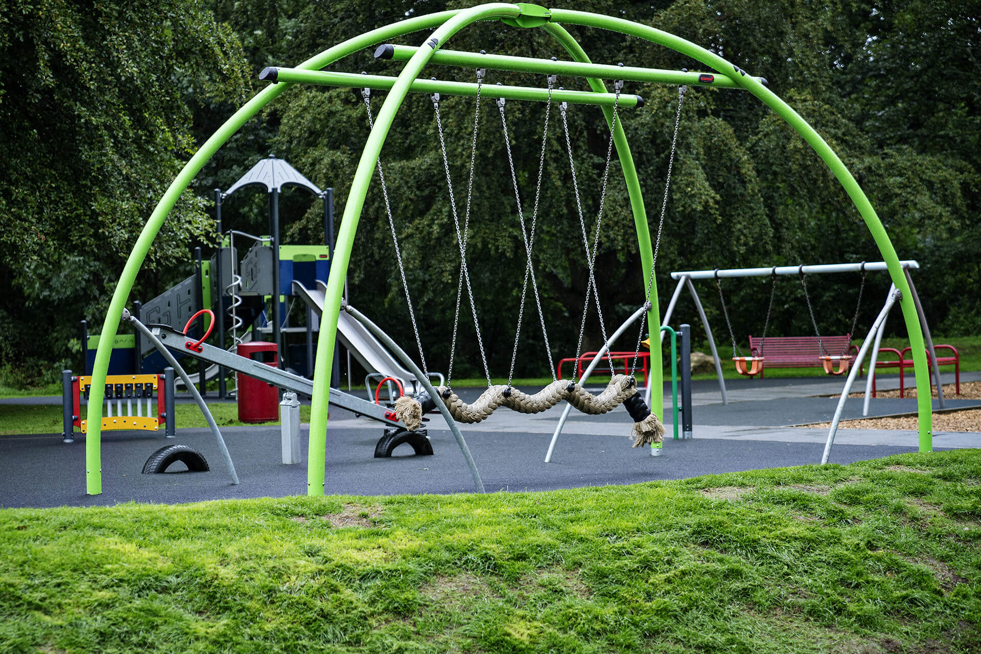 KOMPAN Giant Kokoswellen-Schaukel, KOMPAN