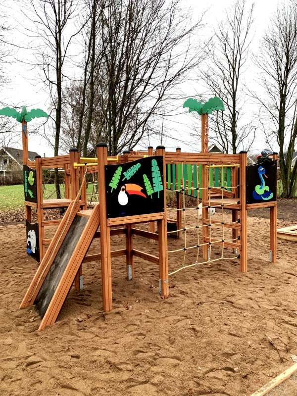 Dschungelcamp Klettergerüst mit Rutsche Ansicht 3