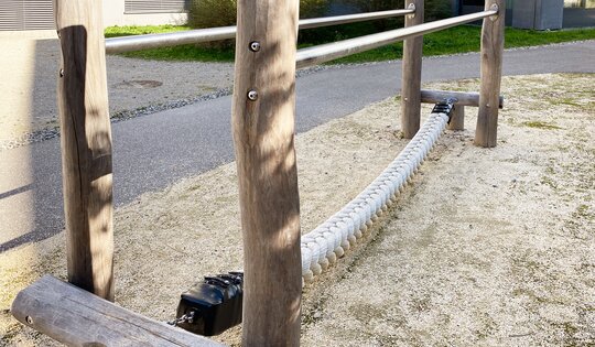 bimbo Balancierseilbrücke nature
