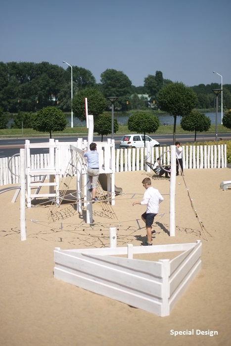 Schiff Sandkasten mit Rutsche (Robinie) Ansicht 5