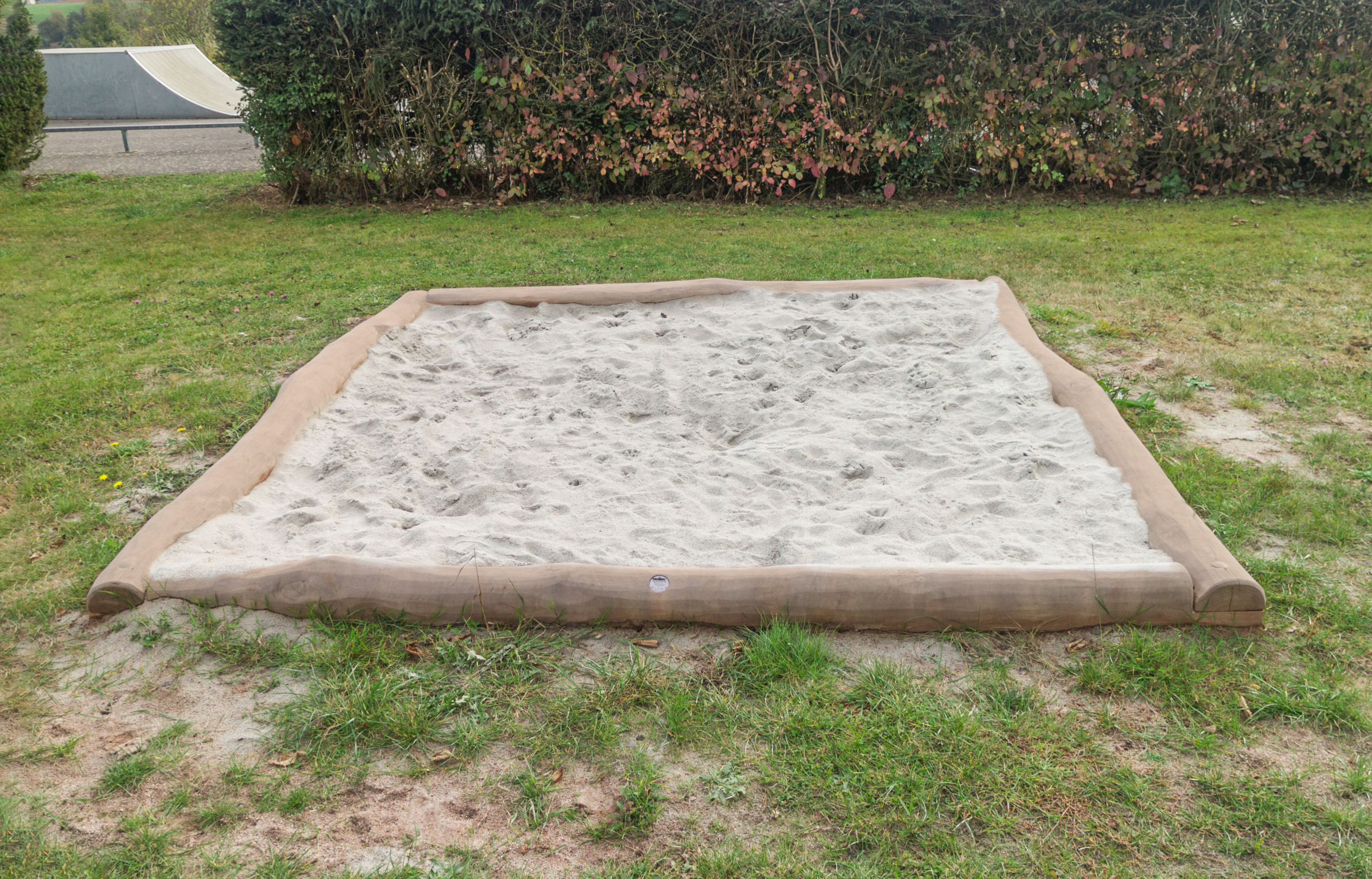 Sandkasten Rundholz 3x3m Ansicht 2