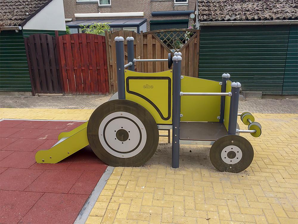 Spielanlage Traktor Ansicht 5