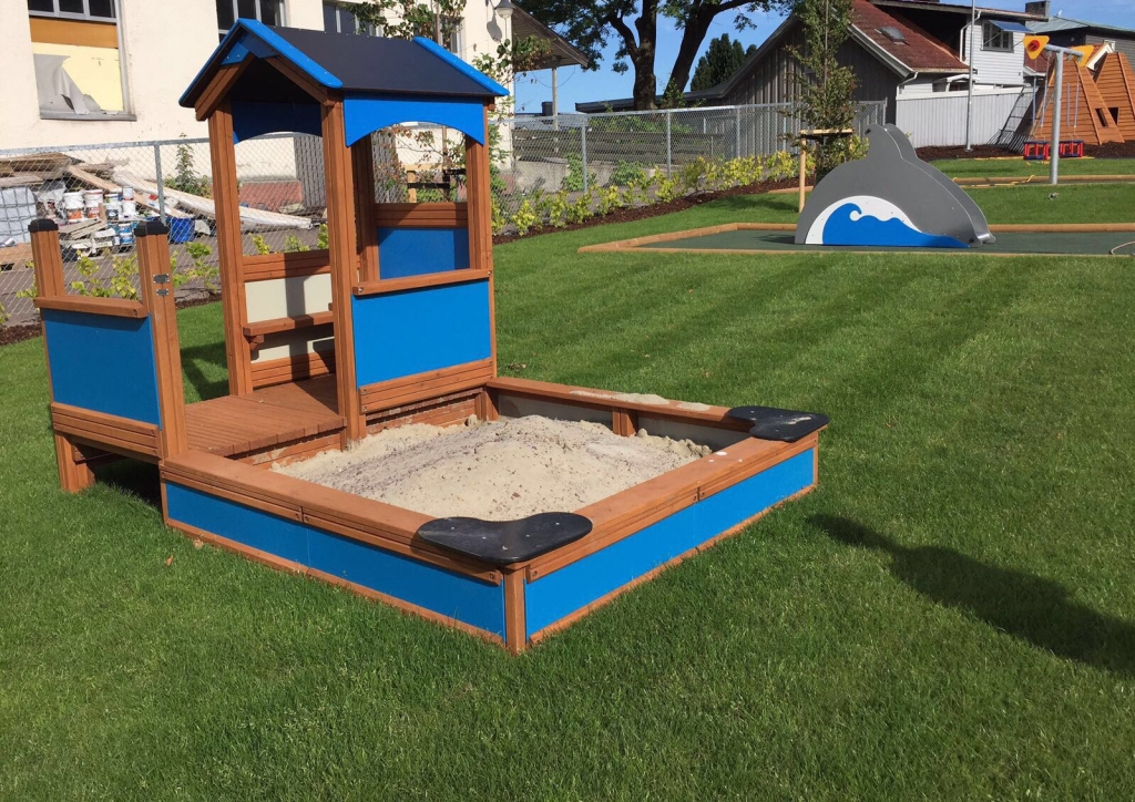 Orca Sandkasten mit Spielhaus Ansicht 5
