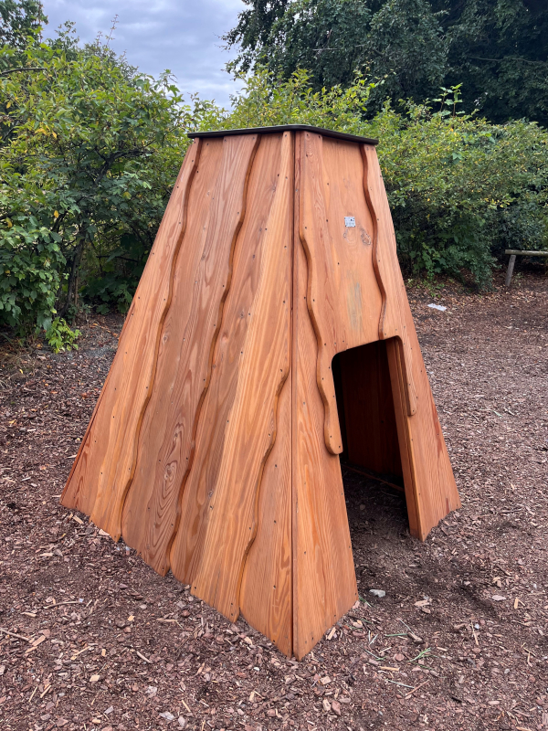 Kleiner Tipi Spielhaus Ansicht 4