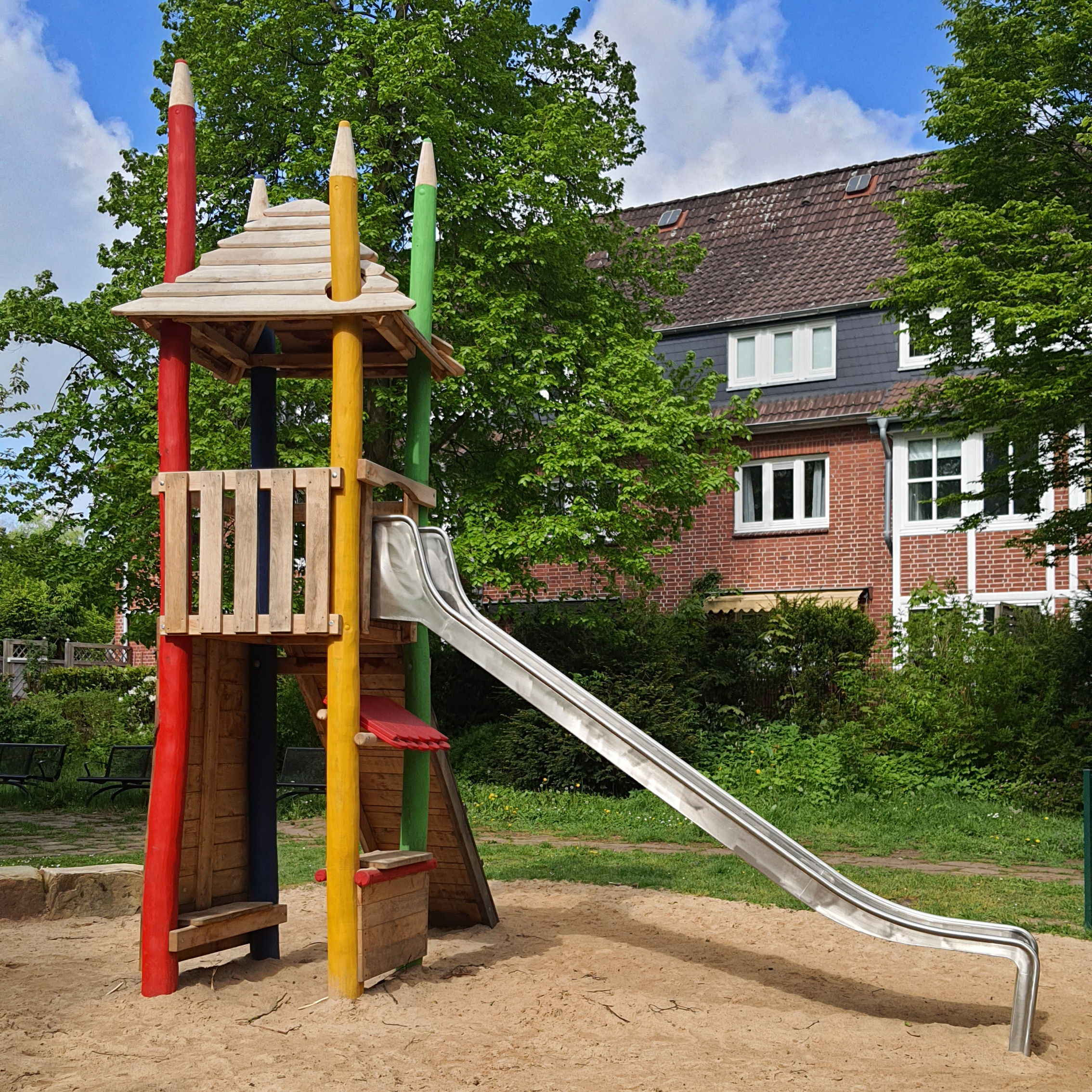 Spielturm Buntstifte