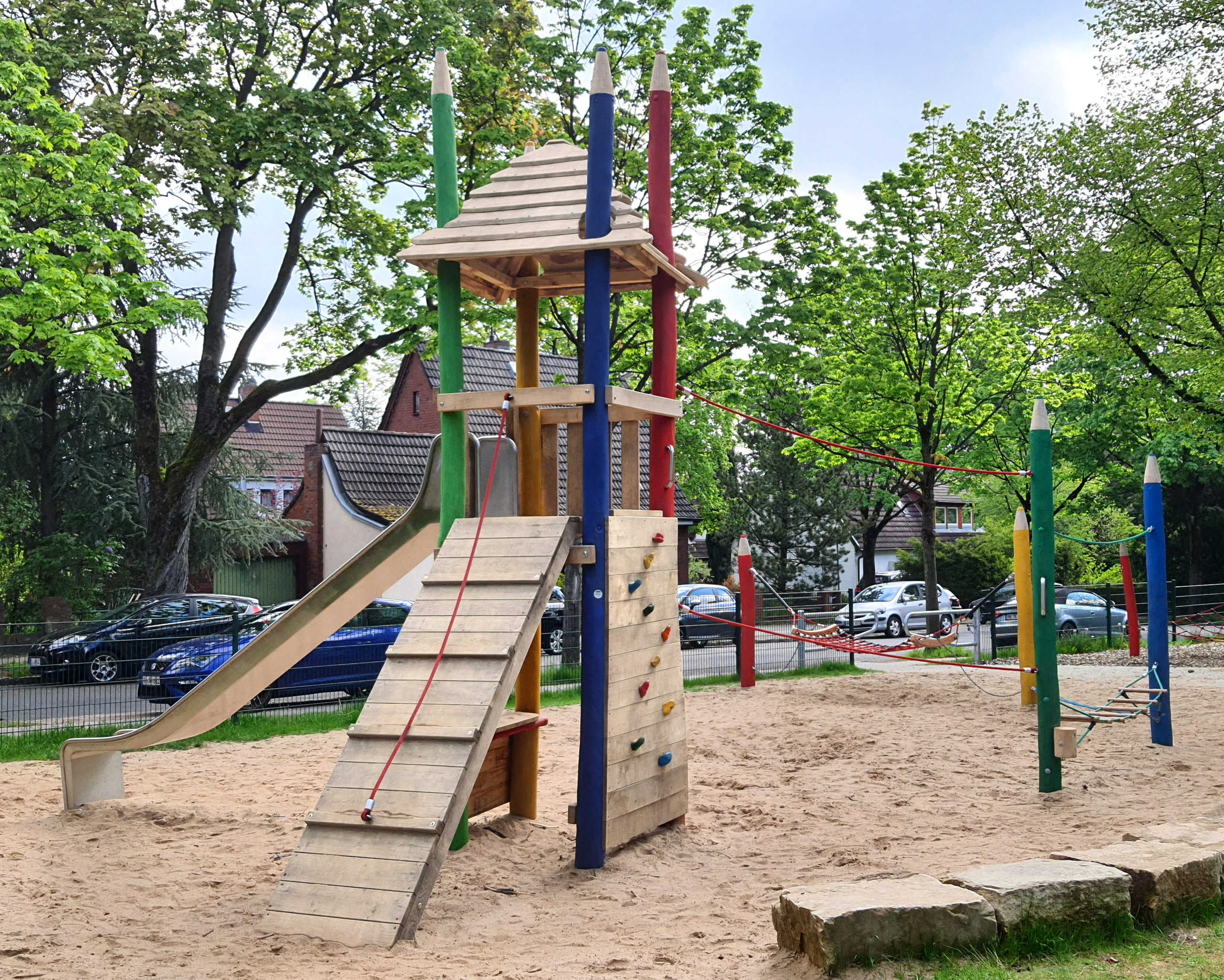 Spielturm Buntstifte Ansicht 4