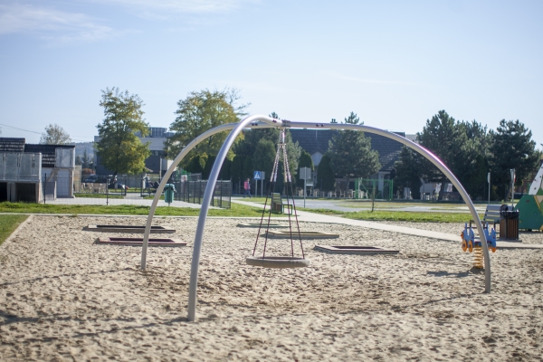 Nestschaukel 3 Pfosten Ansicht 3