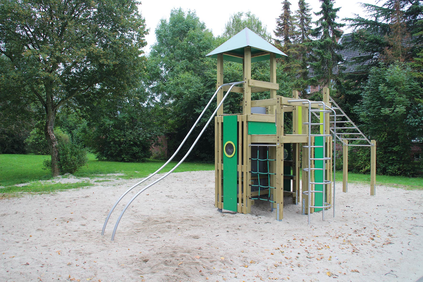 Spielturm Augustin 9655 Ansicht 4