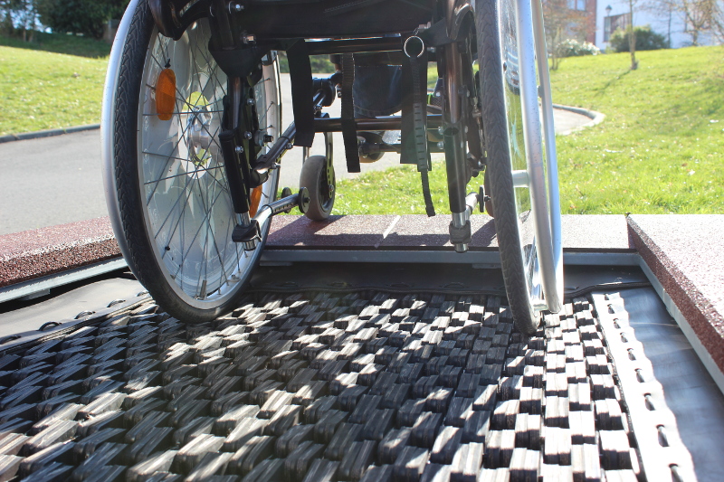 Rollstuhlfahrer-Trampolin Rolli Ansicht 4