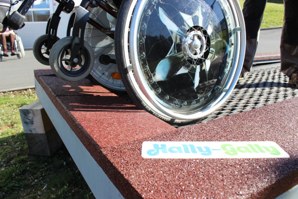 Rollstuhlfahrer-Trampolin Rolli Ansicht 6