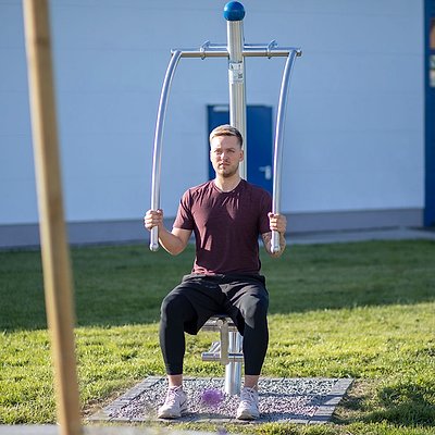 Art Outside Outdoor-Fitnessgerät „Schulter-Brust-Station“ Ansicht 3