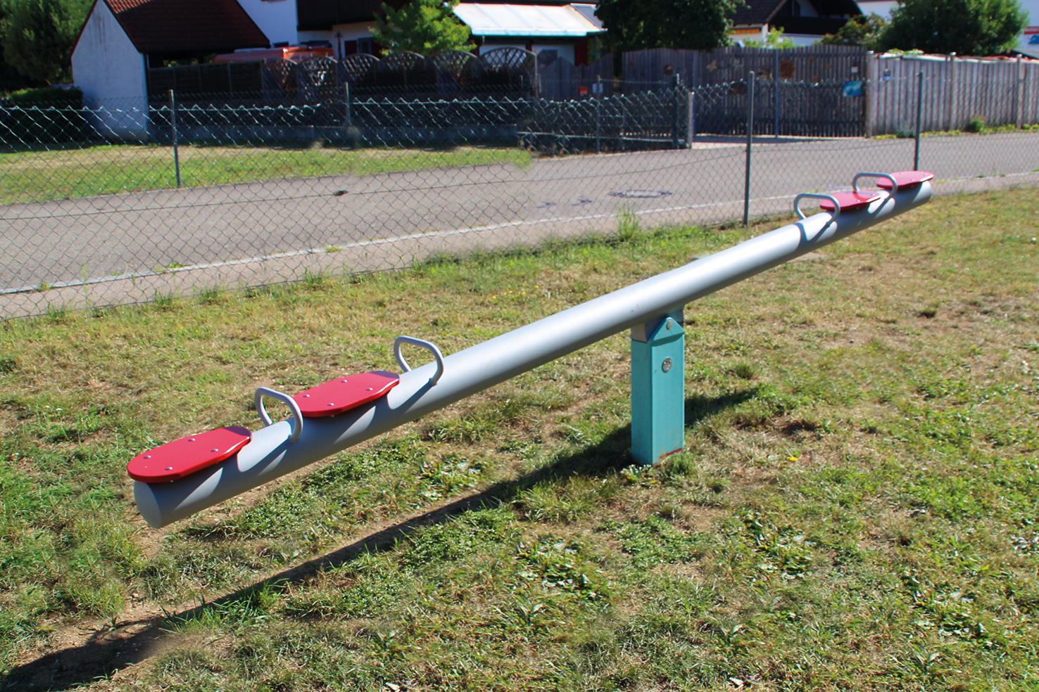 Metallwippe Gwen 0037, 4-sitzig Ansicht 3