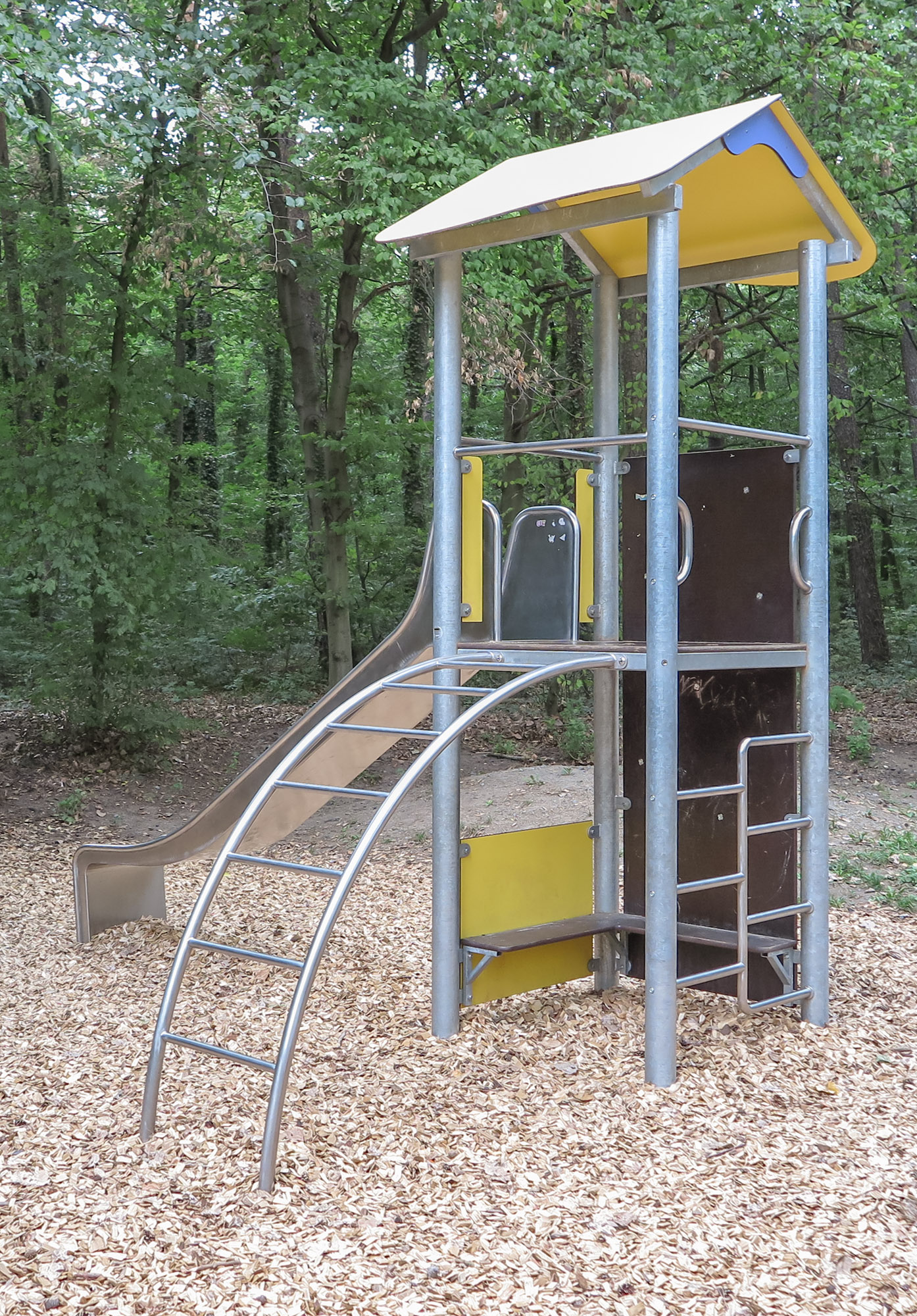 Spielturm Neuss Ansicht 2