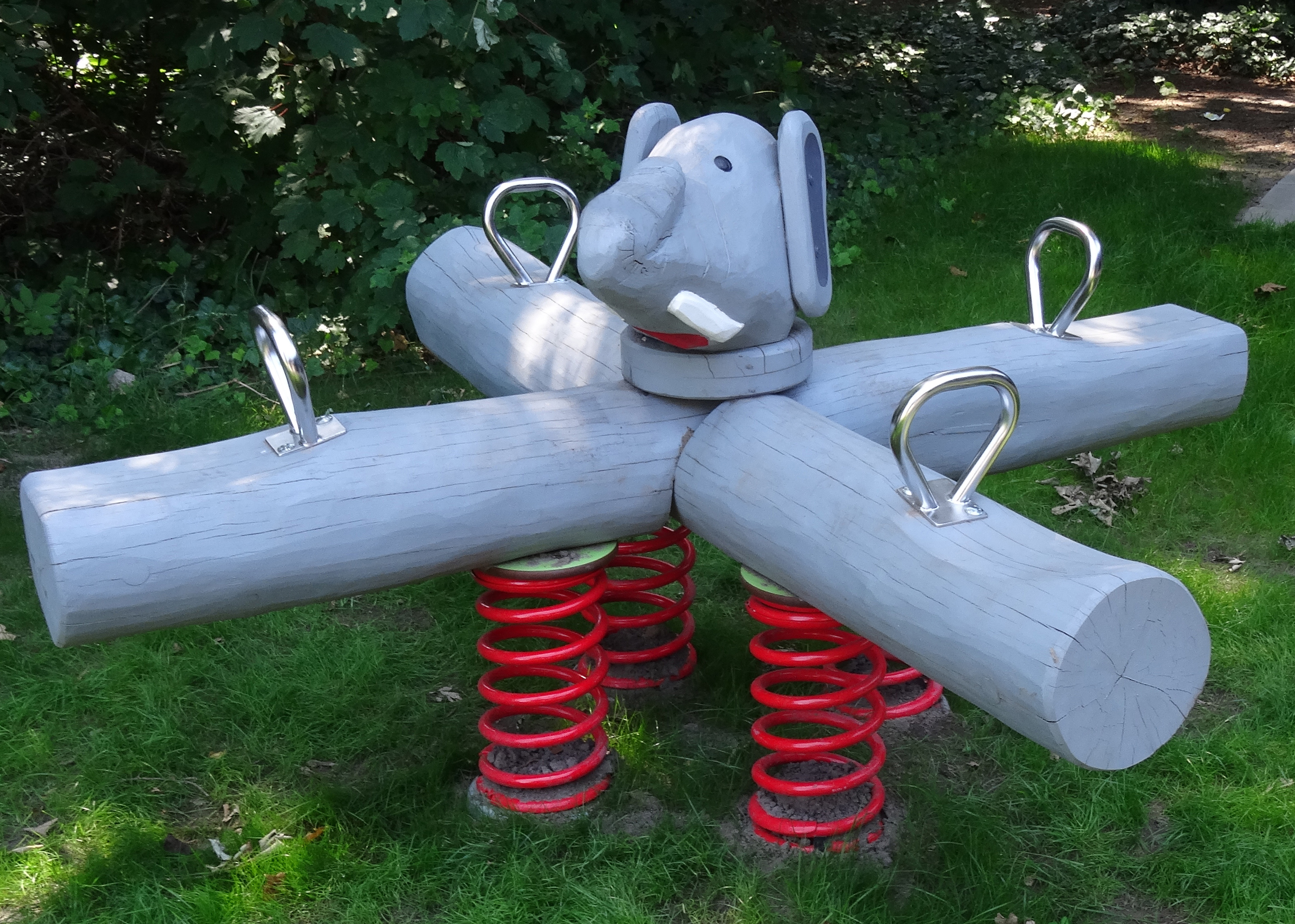 Vierfach-Wippgerät Elefant Ansicht 2