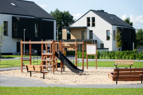 Gorilla Klettergerüst mit Rutsche Ansicht 3